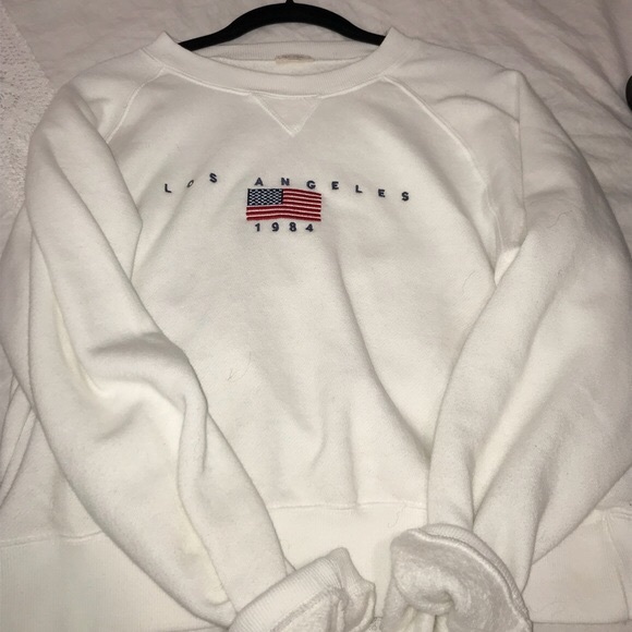 PacSun Sweaters - los angels cropped crew neck sweatshirt